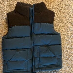 Gymboree boys fleece zip up puffy vest.